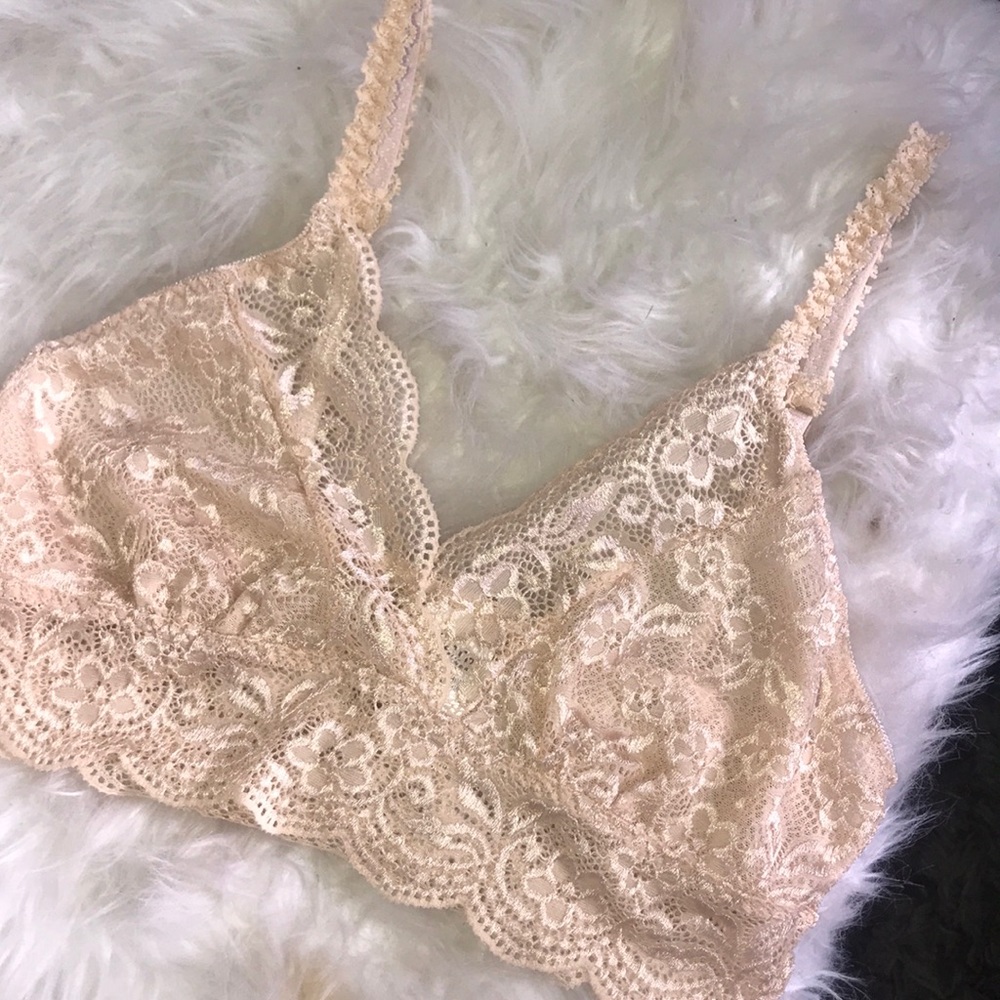 NUDE LACE FLORAL BRALETTE